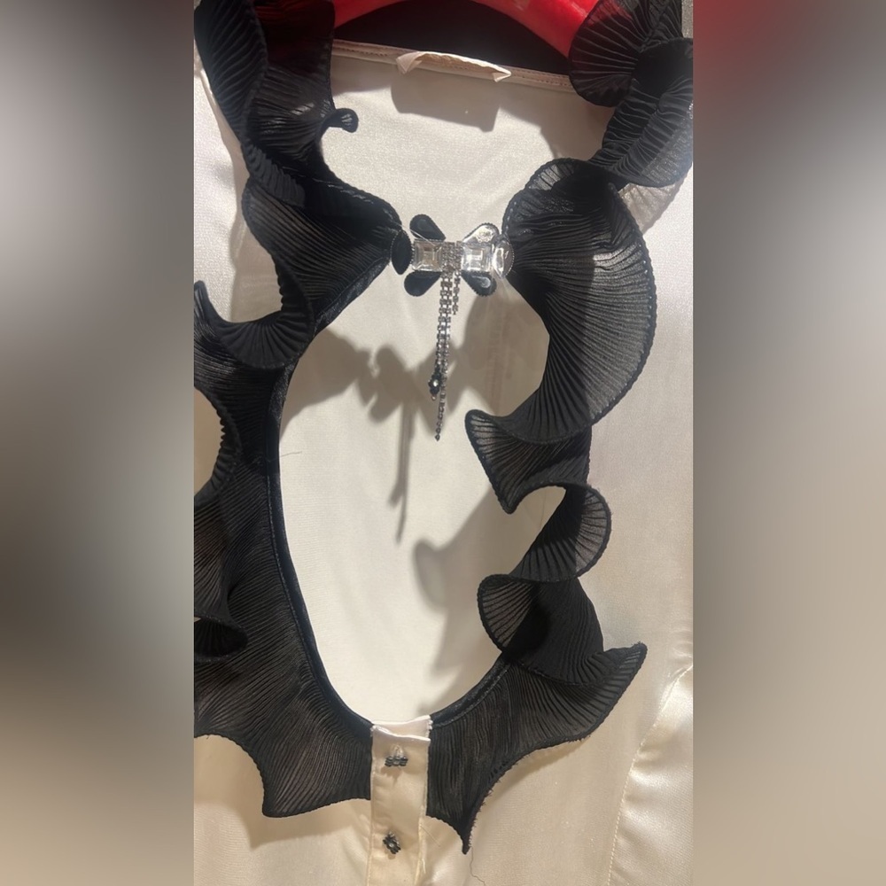 NWOT Vintage Aja Cream Blouse with Black Ruffle Trim - Picture 2 of 3